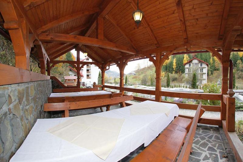 Hotel Paltinis Statjunea Borsa Экстерьер фото