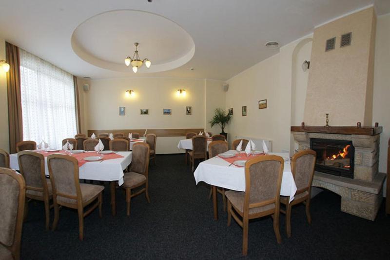 Hotel Paltinis Statjunea Borsa Экстерьер фото